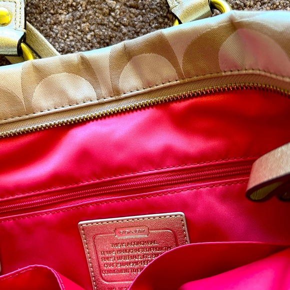 COACH multicolor medium to large size bag - Picture 3 of 5